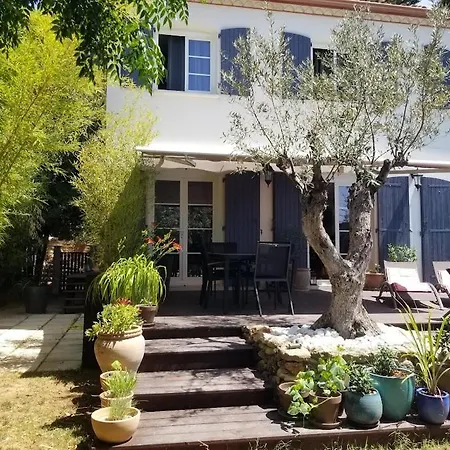 Bastide Avec Jardin Arbore, Piscine, Proche Plages Villa